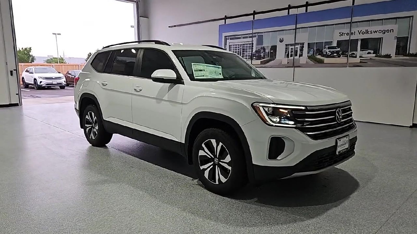 2026 Volkswagen Atlas — side profile view