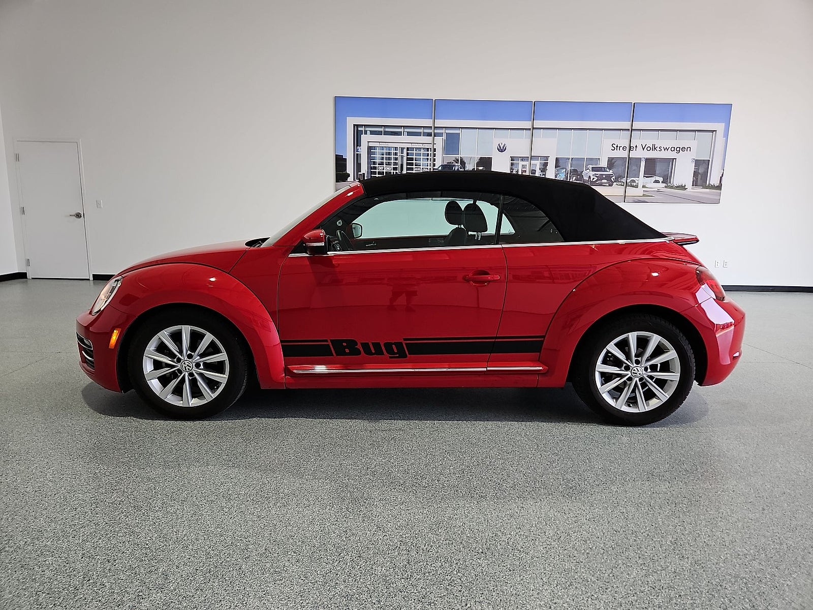 2019 Volkswagen Beetle — detail view